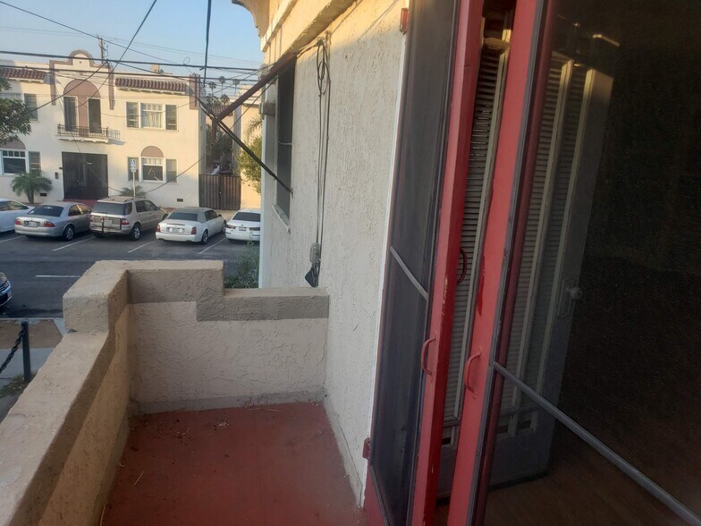 Building Photo - 1005 2nd St