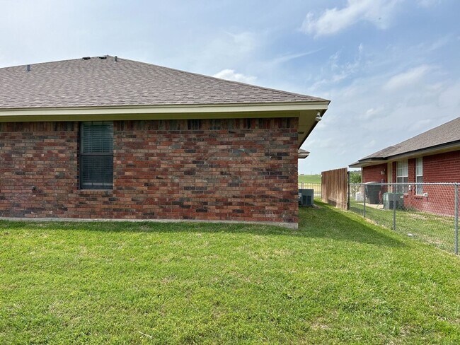 Building Photo - 4704 Pennington Ave