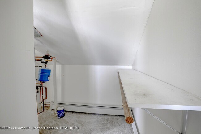 Building Photo - 12 Main St