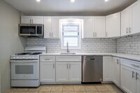 Building Photo - 623 4th St