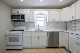 Building Photo - 623 4th St