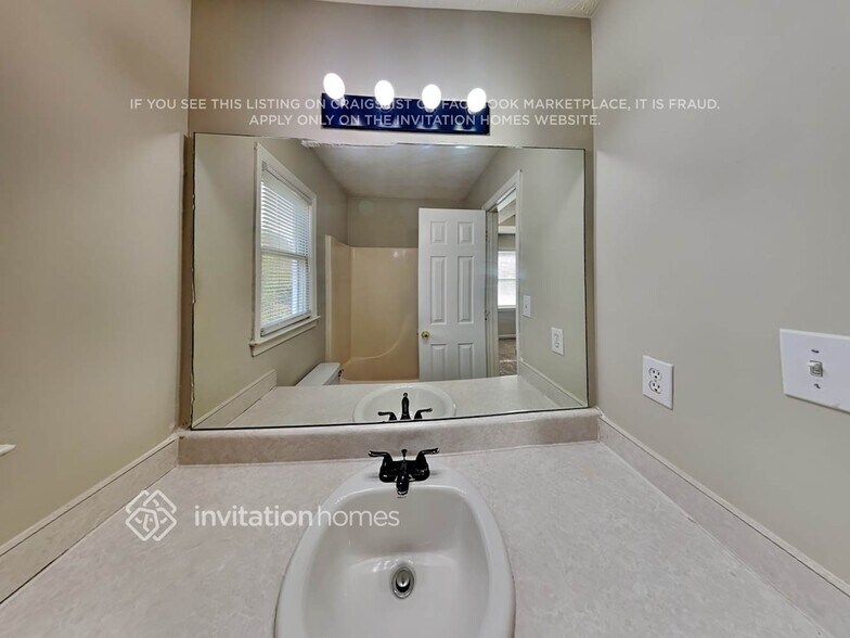 Building Photo - 230 Graystone Dr