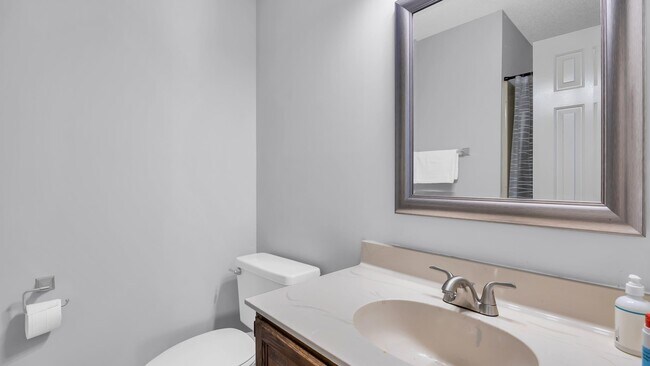 Building Photo - 414 Garden Dr