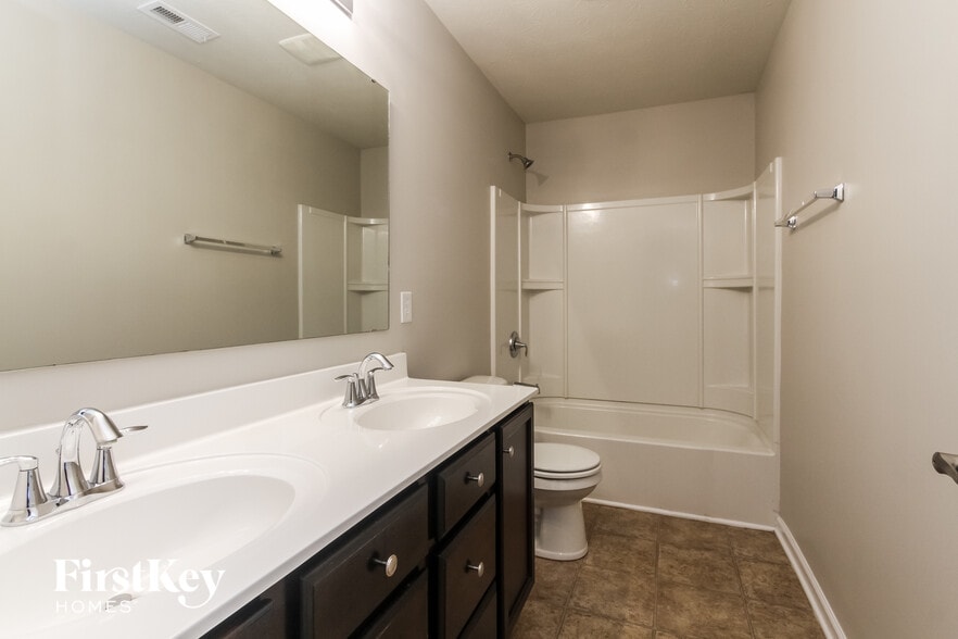 Building Photo - 11231 Dobbins Dr