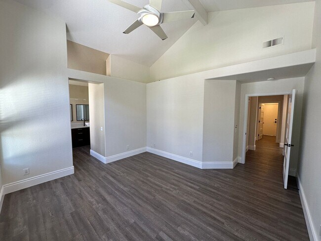Building Photo - PROMOTIONAL - Tenant Signed Lease for 7/1/26 - Have the rest of June for free!!!!