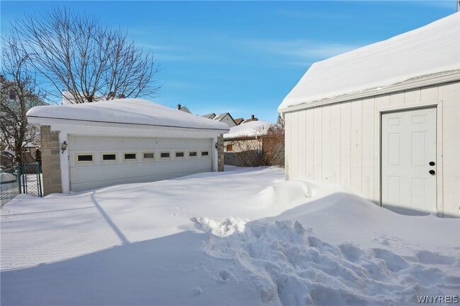 Building Photo - 36 Krakow St