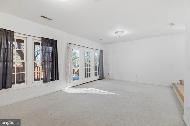 Building Photo - 1817 Fallbrook Ln