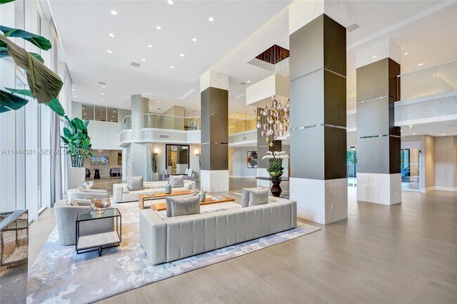 Building Photo - 21150 Point Pl