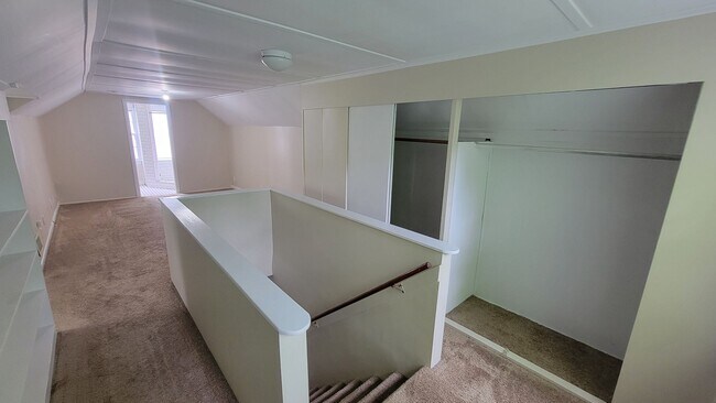 Building Photo - 3 Bedroom Close to Seneca Park