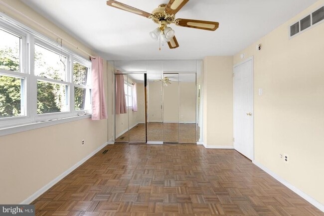 Building Photo - 6736 Emlen St