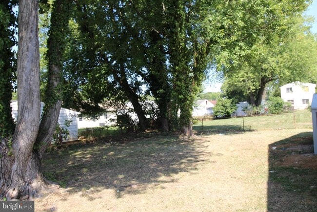 Building Photo - 3404 Elmwood Dr