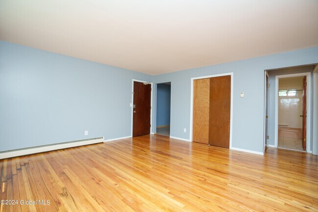 Building Photo - 35 McAlpin St