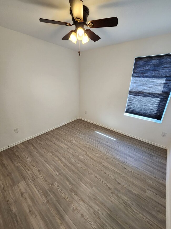 Building Photo - Converse Area/ Paloma Subdivision -10530 T...