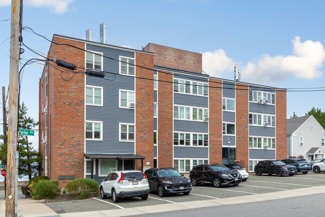 Building Photo - 11 Dorchester St