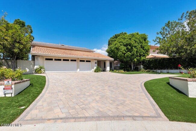 Building Photo - 4066 Calle Del Sol