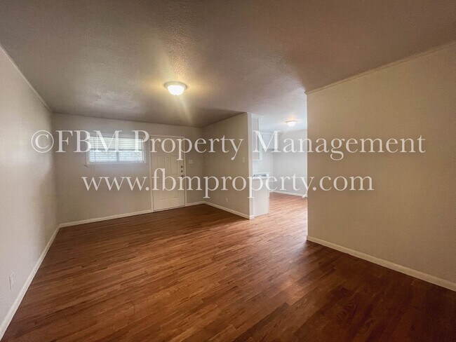 Building Photo - 214 Pensacola Ave