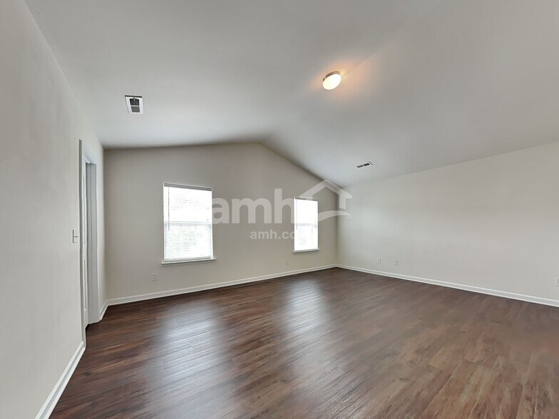 Building Photo - 4875 Old Towne Village Cir