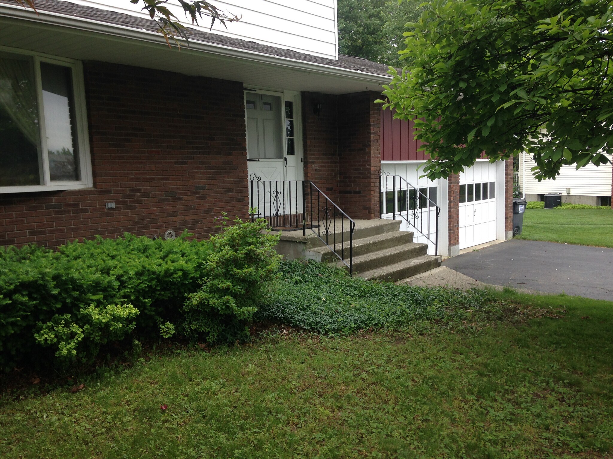 Front Entrance-3 - 5 Graffin Dr