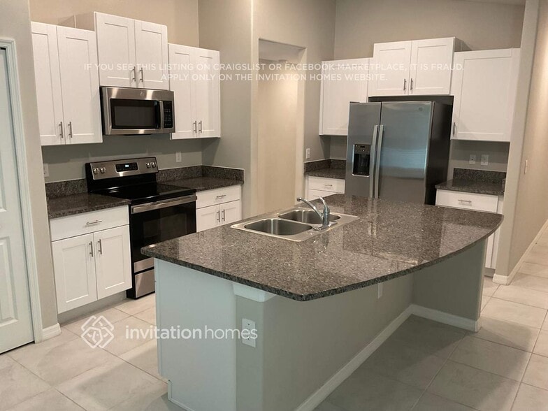 Building Photo - 2238 Jungle Dr