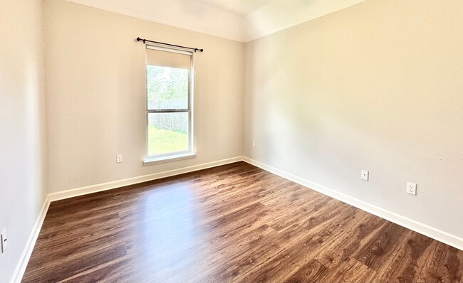 Building Photo - Move-In Ready 3 Bed, 2 Bath Home in Prairi...