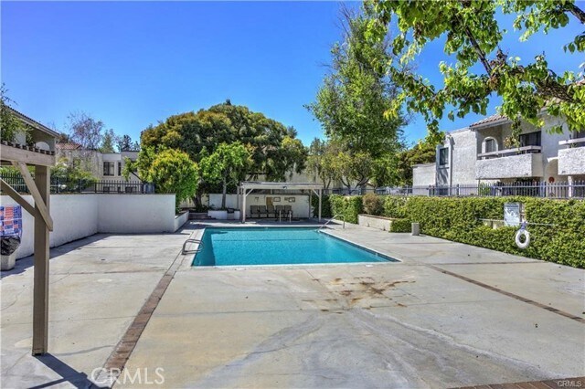 Building Photo - 25031 Peachland Ave