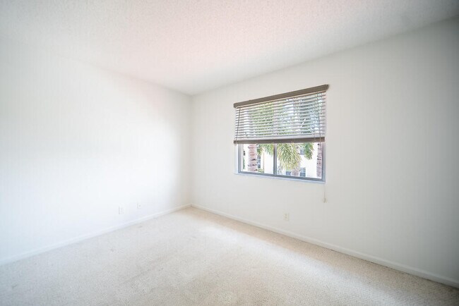 Building Photo - 7261 Nautica Way