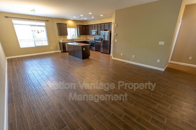 Building Photo - 240 W Juniper Ave