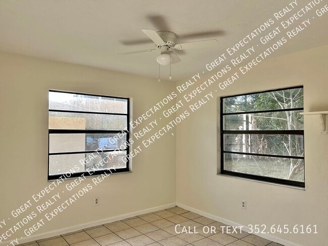 Building Photo - 1904 NE 17th Pl