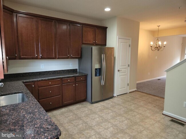 Building Photo - 23074 Foxglove Way
