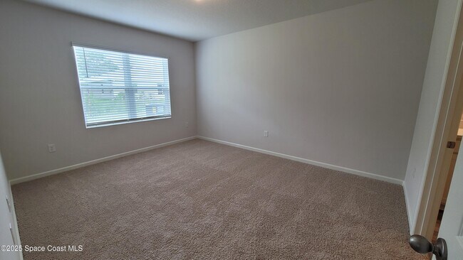 Building Photo - 583 Mimosa St SW
