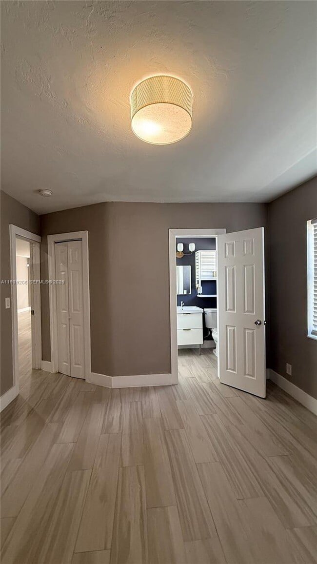 Building Photo - 551 NE 67th St