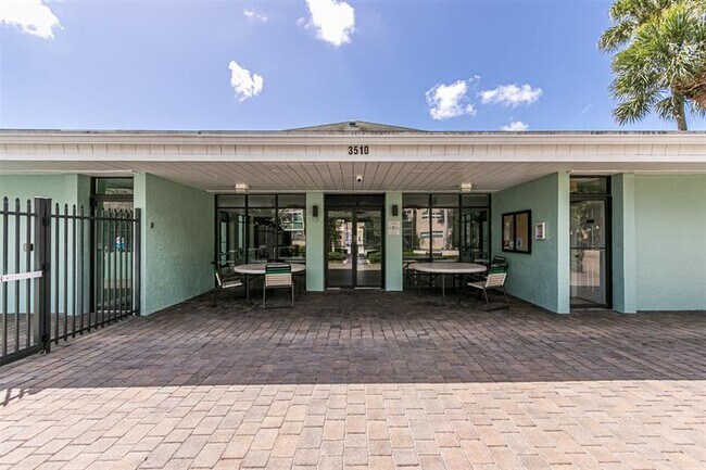 Building Photo - 608 SW Natura Blvd