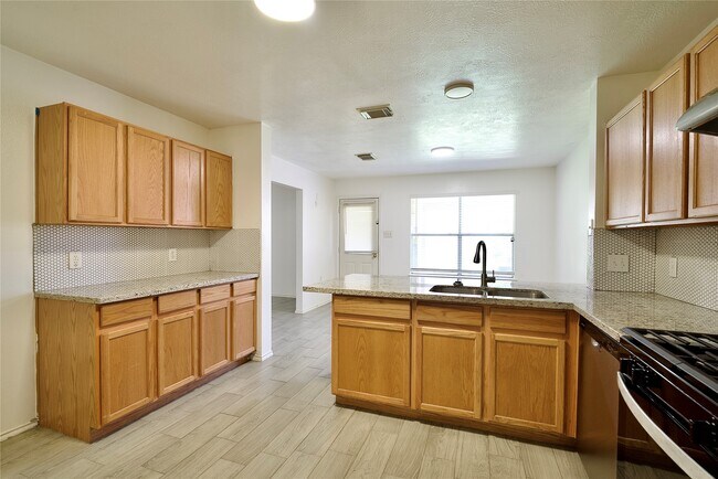 Building Photo - 21618 Misty Fall Ln