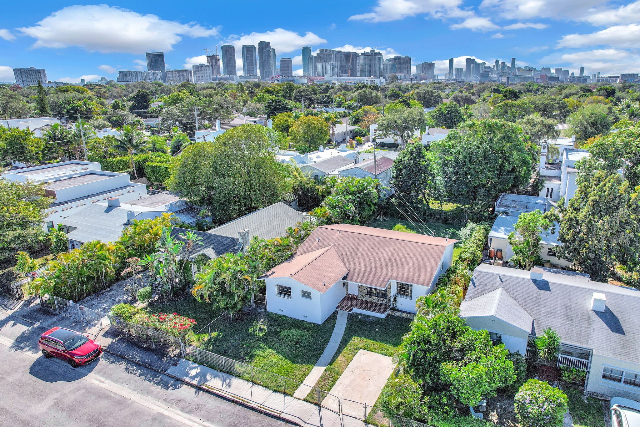 Building Photo - 135 NW 48th Ct