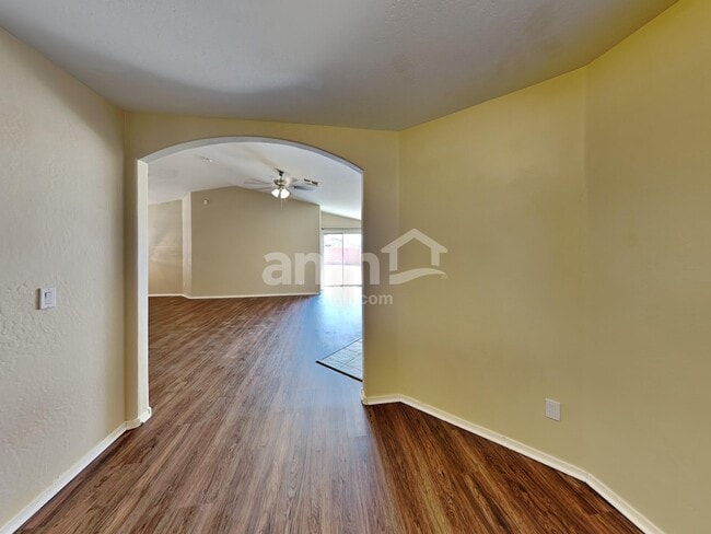 Building Photo - 4509 E Windsong Dr