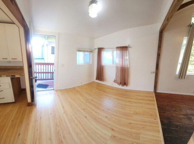 Building Photo - 1941 Abbott St