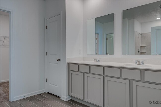 Building Photo - 1490 Brentwood Dr
