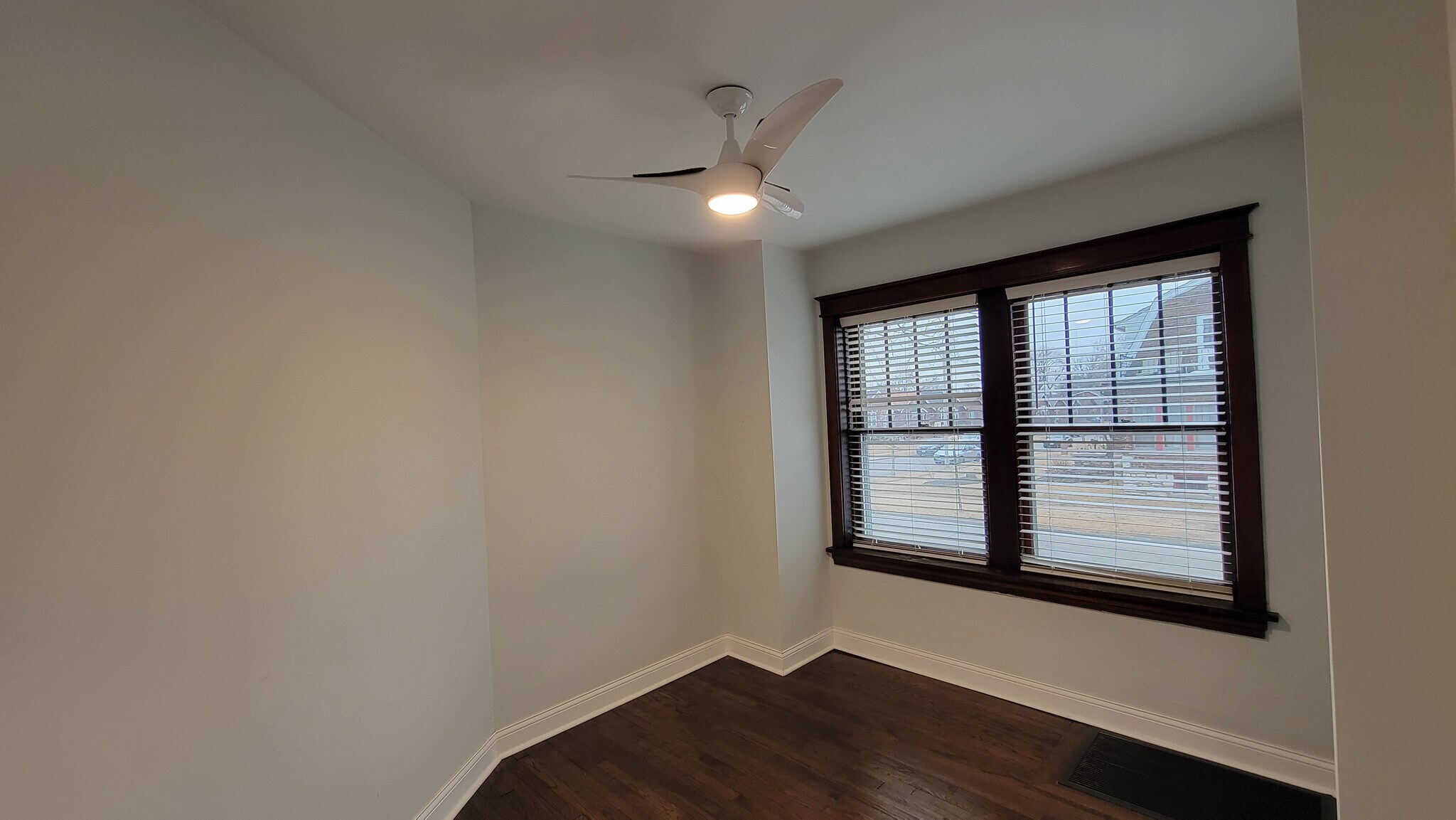 Building Photo - 5539 Holly Hills Ave