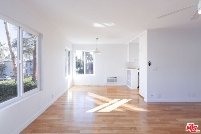 Building Photo - 609 Hayworth Ave