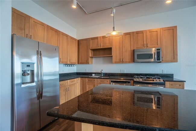 Building Photo - 150 E Robinson St