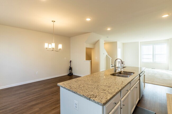 Building Photo - 3430 Montague St