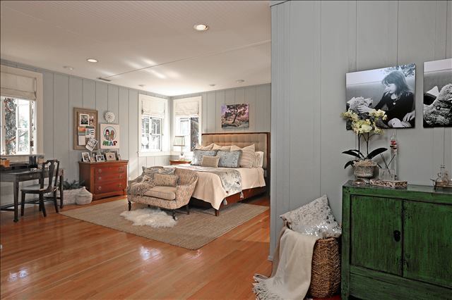 Building Photo - Coming Soon! La Canada Flintridge Contempo...