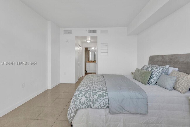 Building Photo - 140 S Dixie Hwy