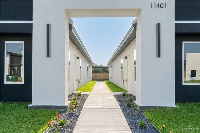Building Photo - 11405 N 25th St