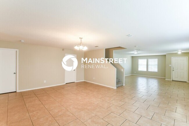 Building Photo - 5 Bedroom Pet-Friendly Home in San Antonio...