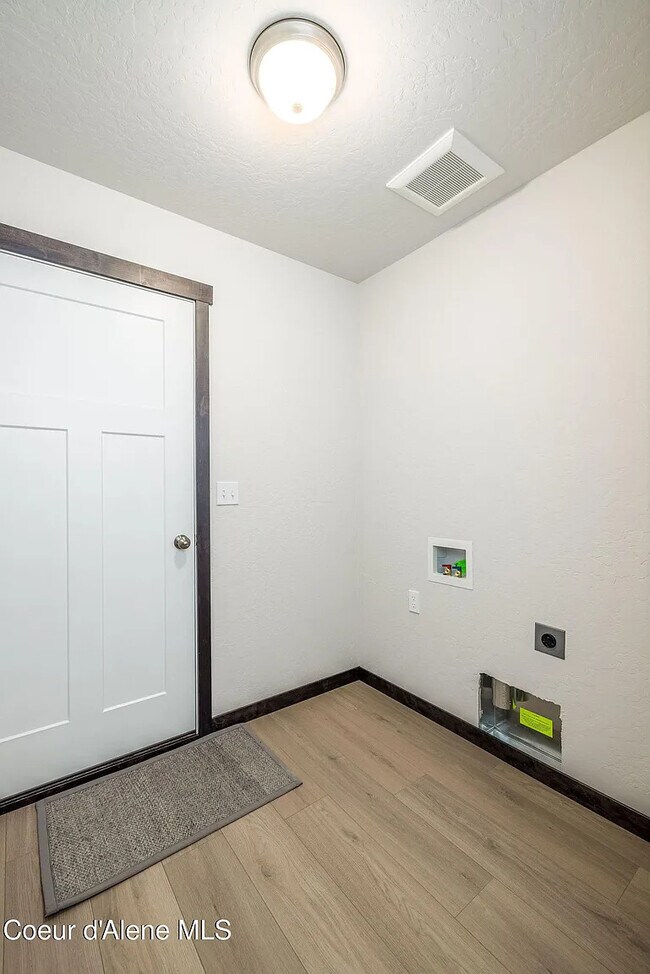 Building Photo - 6407 Bowmore Ln