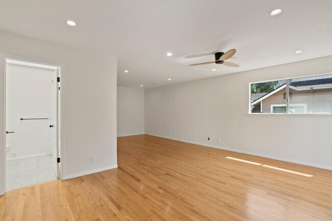 Building Photo - 1486 Richards Ave