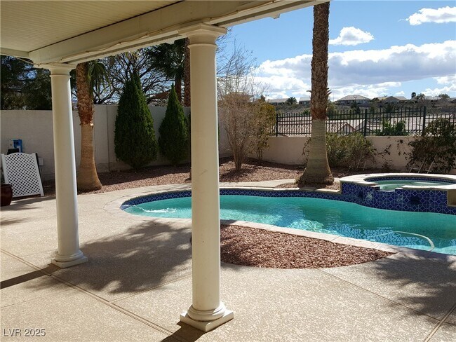 Building Photo - 1589 Sabatini Dr