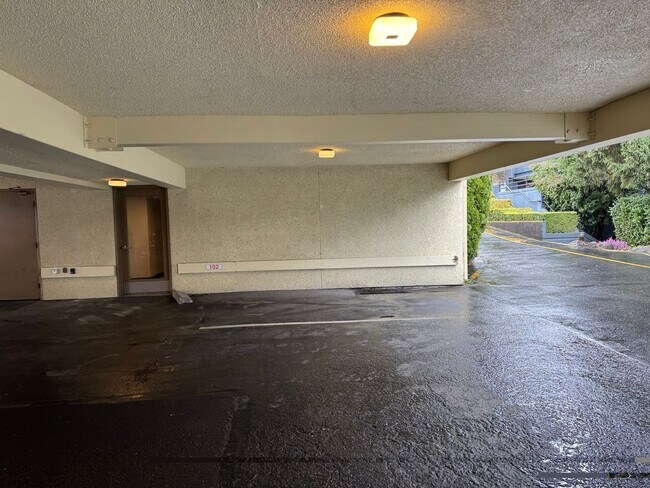 Building Photo - 2bd/1.5ba Kirkland Condo