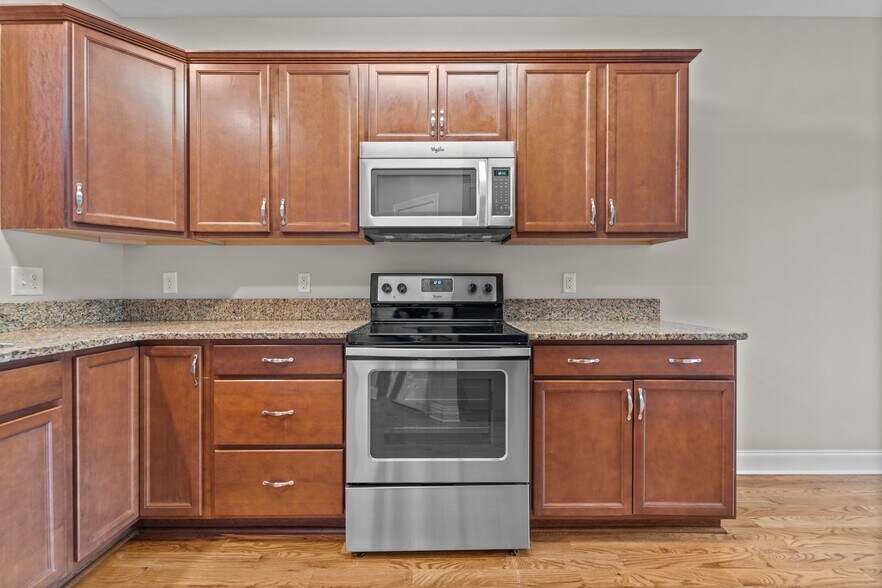 Building Photo - 118 Cypress Cir